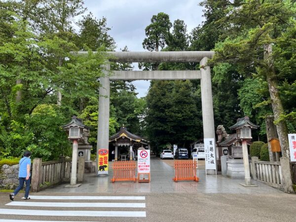 白山比咩神社での熊注意の掲示